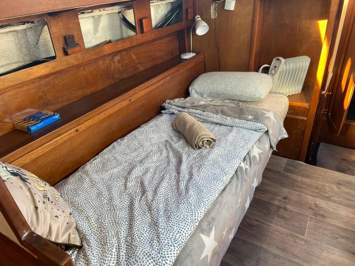 Fantastic Sailing Boat To Sleep In Barcelona Hotel Ngoại thất bức ảnh