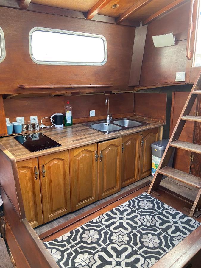 Fantastic Sailing Boat To Sleep In Barcelona Hotel Ngoại thất bức ảnh